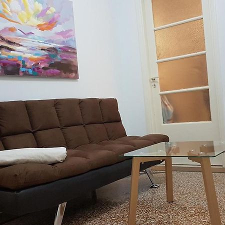 Olive Apartment- Athens Center, 4 Bd, 1.5 Bath Exteriér fotografie