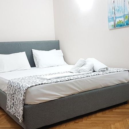 Olive Apartment- Athens Center, 4 Bd, 1.5 Bath Exteriér fotografie