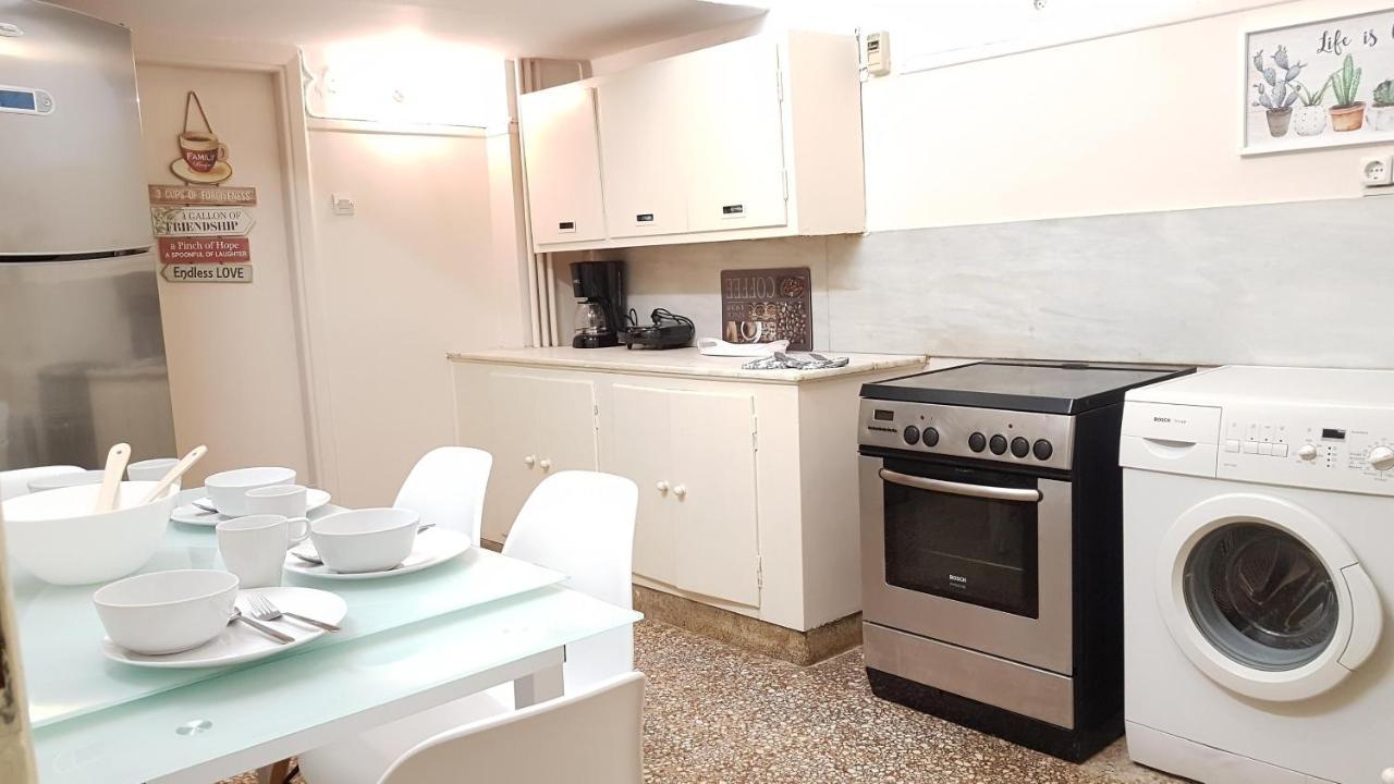 Olive Apartment- Athens Center, 4 Bd, 1.5 Bath Exteriér fotografie