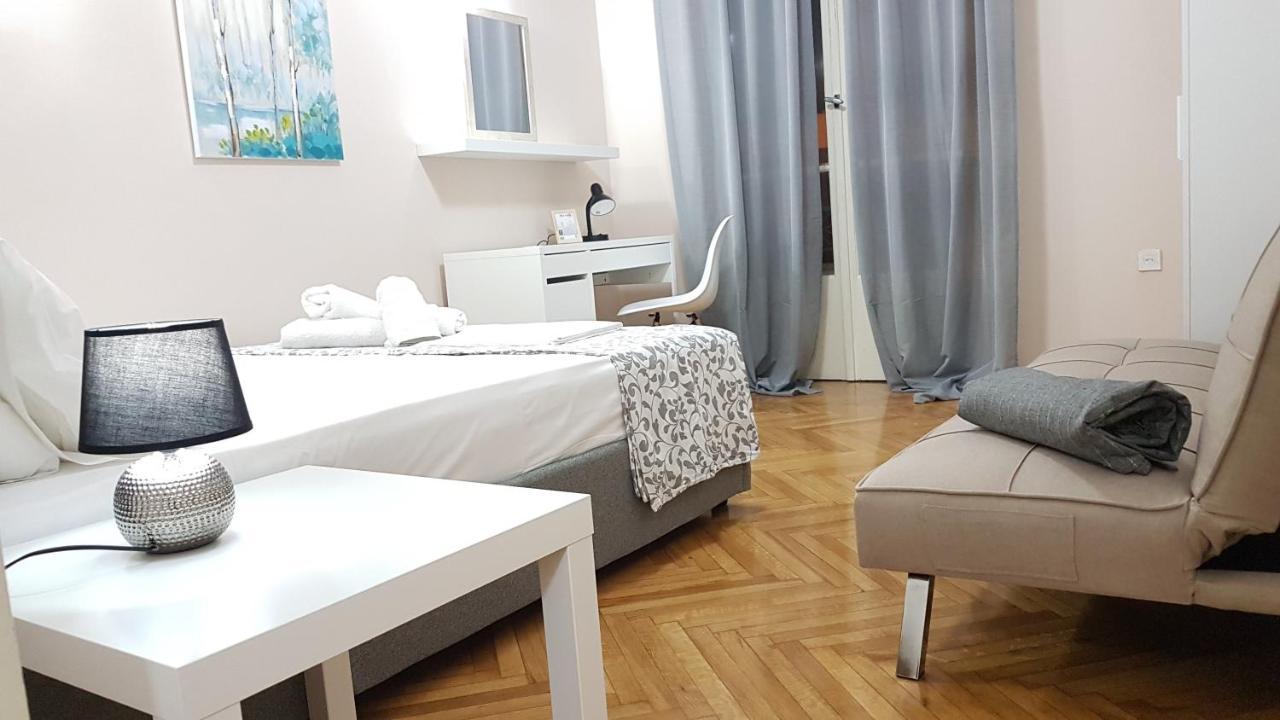 Olive Apartment- Athens Center, 4 Bd, 1.5 Bath Exteriér fotografie